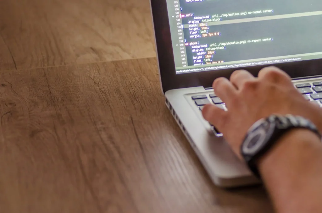 The Advantages of Outsourcing IT Support and Services for Your Business